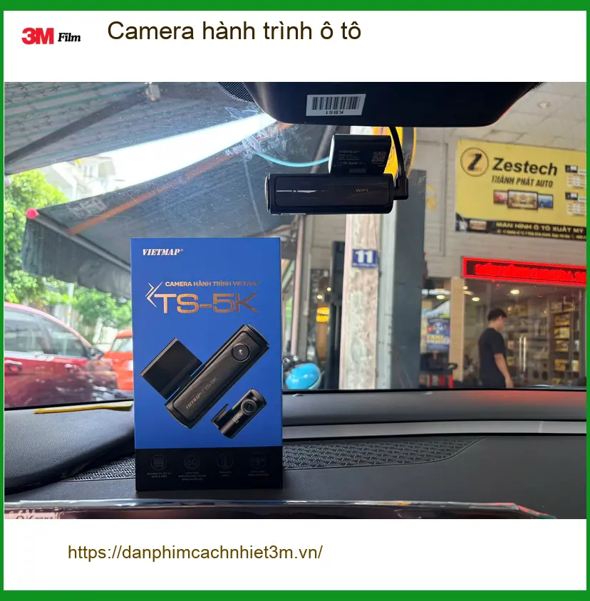 Anh Tấn lắp Camera hành trình ô tô cho Hyundai Creta tại Quận 7 để an tâm lái xe ảnh thực tế 3