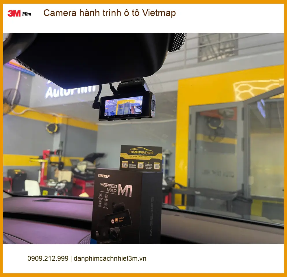 Anh Quang lắp Camera hành trình Vietmap cho Toyota Raize tại Quận 1 để giám sát hành trình ảnh thực tế 2
