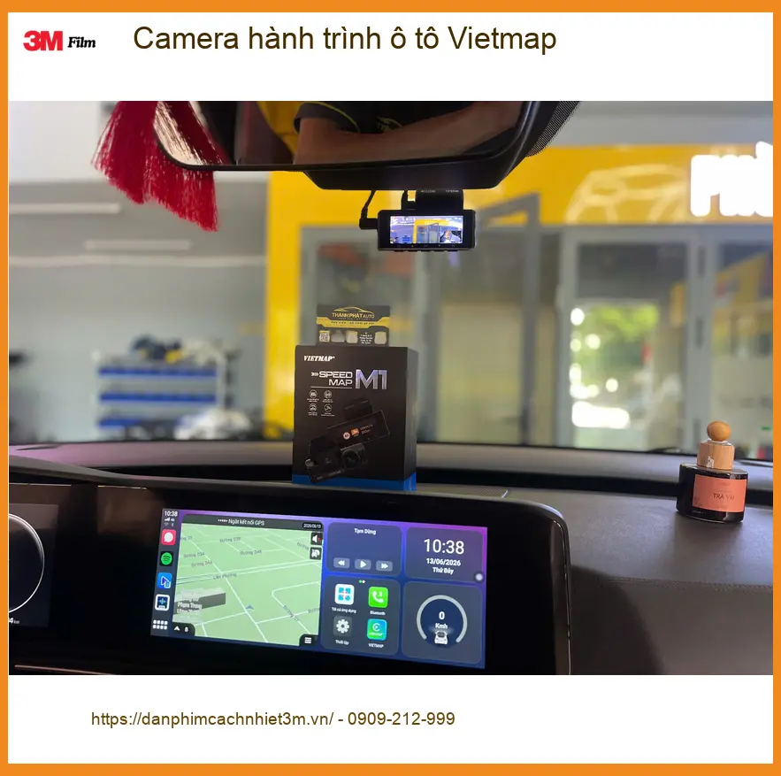 Anh Quang lắp Camera hành trình Vietmap cho Toyota Raize tại Quận 1 để giám sát hành trình ảnh thực tế 4