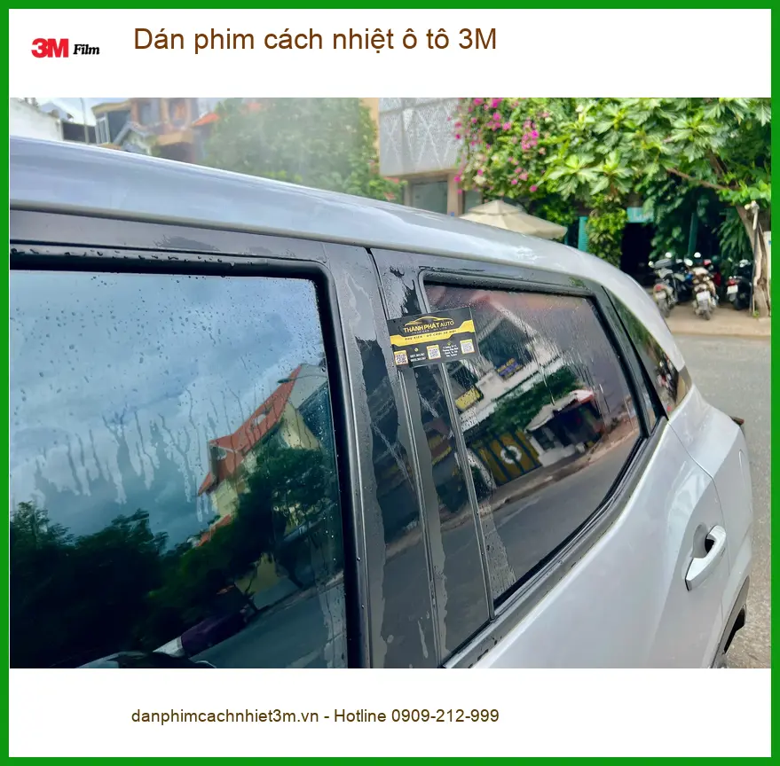 Anh Khải dán phim cách nhiệt 3M ô tô cho Mitsubishi Outlander tại Quận 11 tránh nắng hè gay gắt