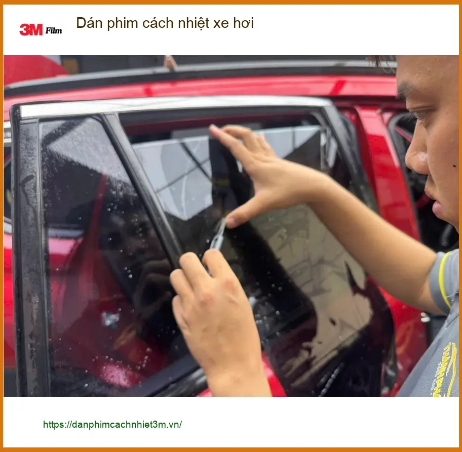 Anh Trọng dán phim cách nhiệt xe hơi Hyundai Creta tại Bình Chánh tránh nóng gay gắt