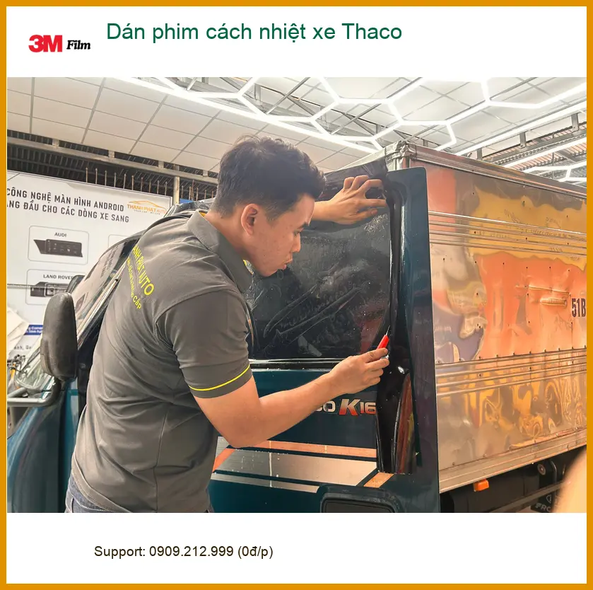 Anh Quang dán phim cách nhiệt xe Thaco Towner V2 tại Quận 2 để giảm nóng bức mùa hè