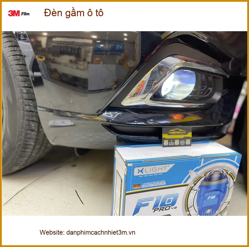 Anh Quang độ đèn gầm ô tô cho Kia Carnival vì đèn zin yếu sáng ở Hóc Môn