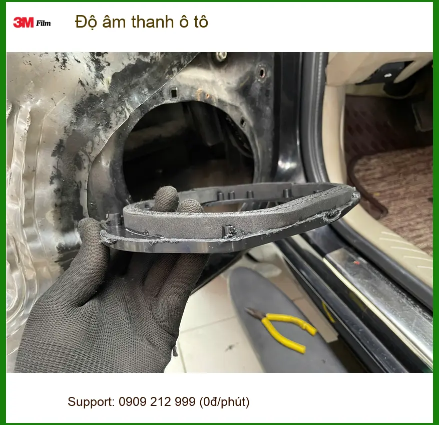 Anh Đạt độ âm thanh ô tô Hyundai Santa Fe tại Quận 9 để trải nghiệm âm nhạc sống động hơn