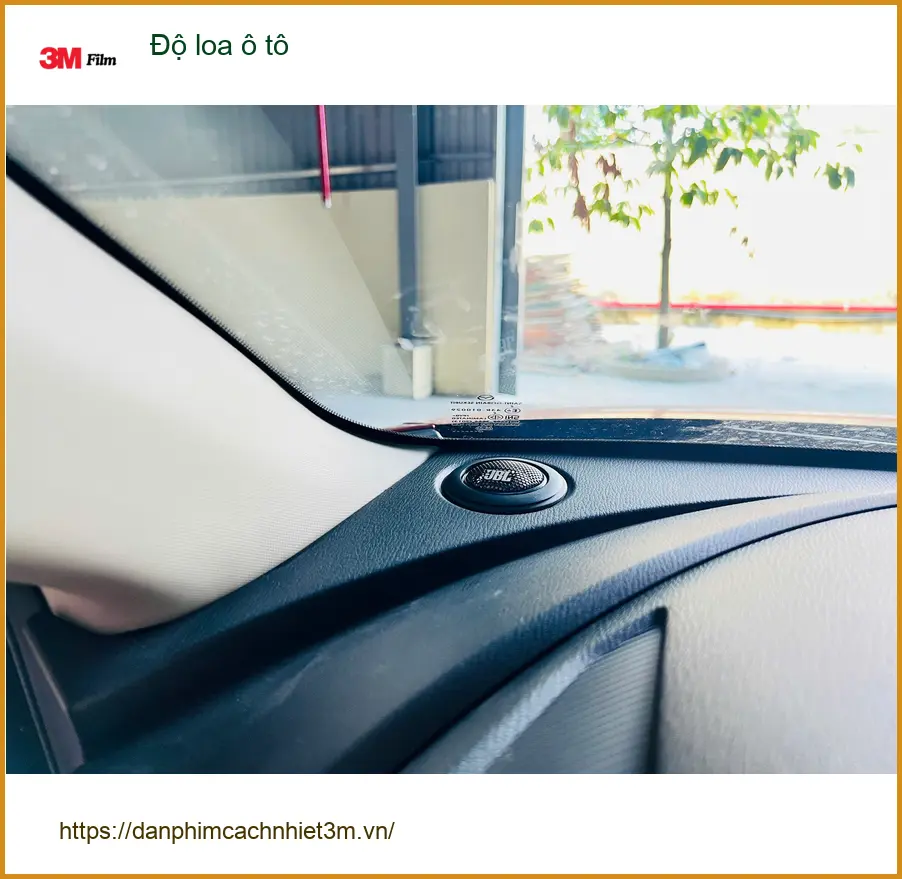 Anh Khang độ loa ô tô Hyundai Santa Fe tại Quận Bình Thạnh để nghe nhạc chất hơn
