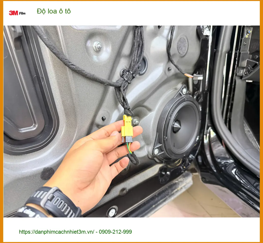 Anh Khang độ loa ô tô cho Honda CRV tại Quận 10 để âm thanh sống động hơn ảnh thực tế 3