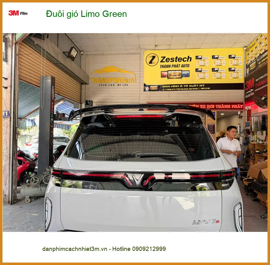 Anh Nhật lắp Đuôi gió Limo Green cho VinFast Lux A2.0 tại Quận 6
