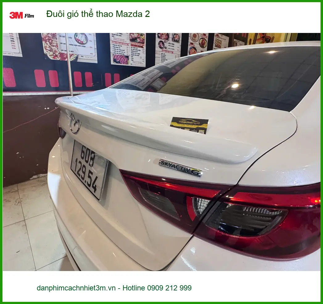 Anh Hưng lắp đuôi gió thể thao Mazda 2 tại Cần Giờ để xe trông ngầu hơn