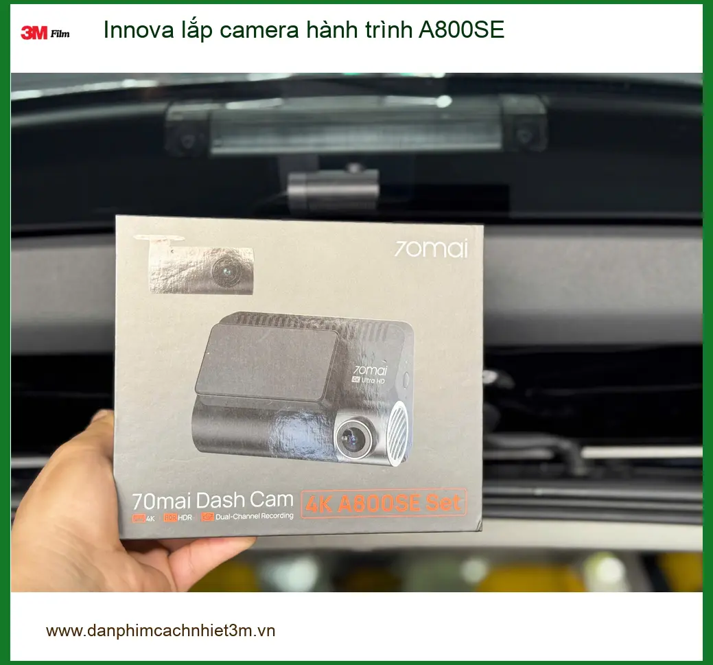Anh Minh lắp camera hành trình A800SE cho Innova ở Quận 12