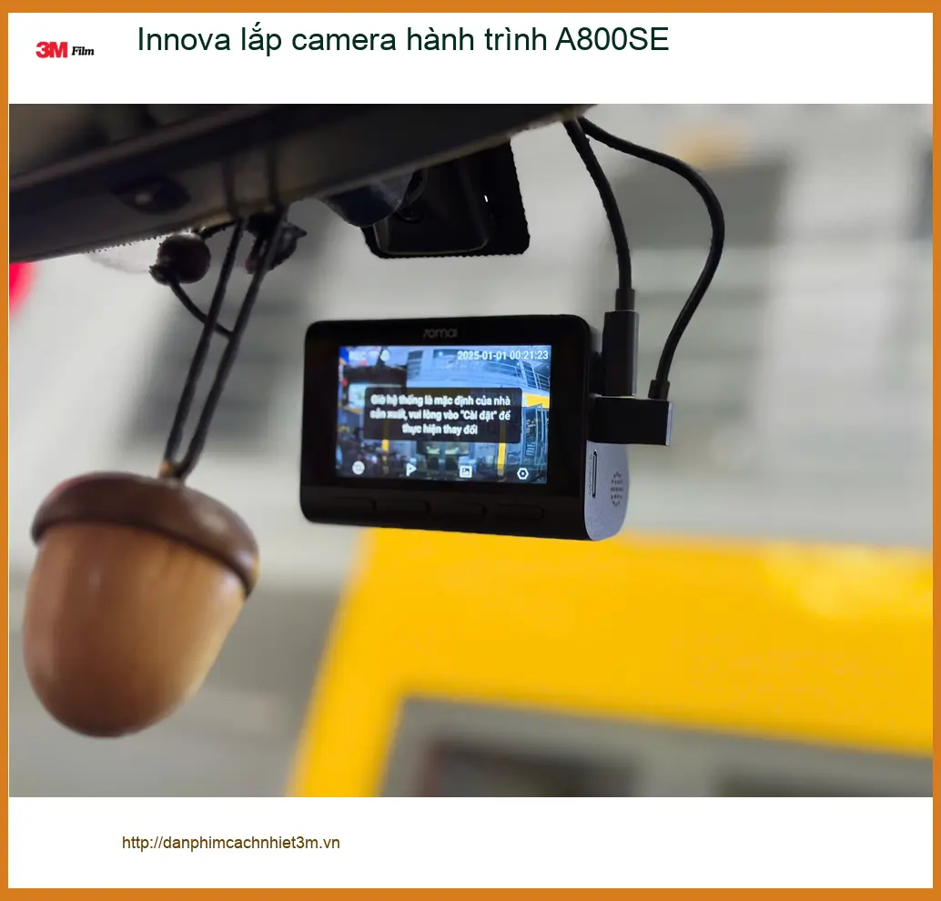 Anh Khang lắp camera hành trình A800SE cho Innova tại Quận 2