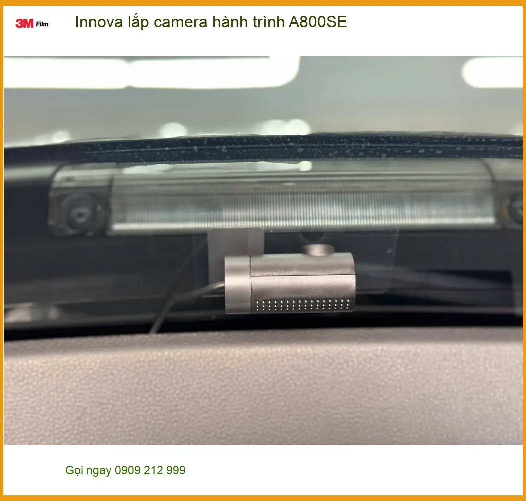 Anh Minh lắp camera hành trình A800SE cho Innova tại Quận Tân Bình ảnh thực tế 2
