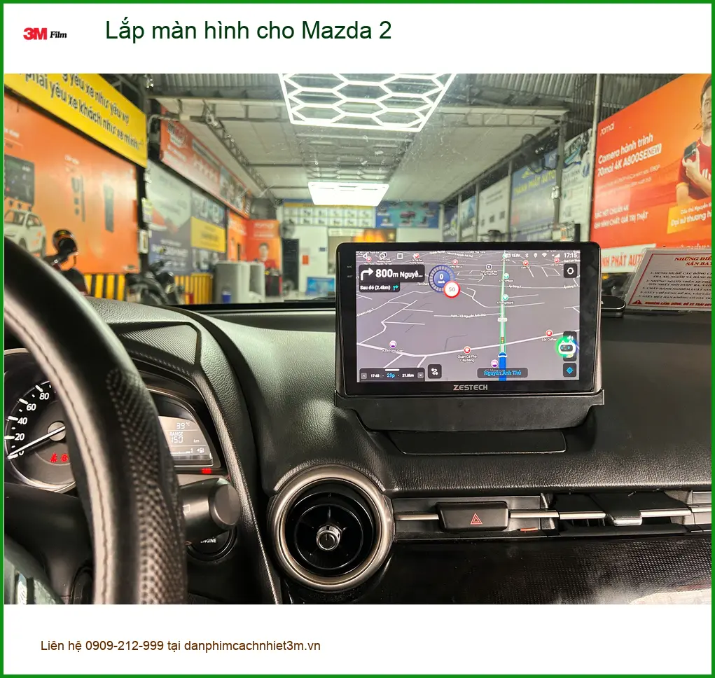 Chú Phát nâng cấp màn hình thông minh cho Mazda 2 tại Quận Bình Thạnh để lái xe an toàn hơn ảnh thực tế 2