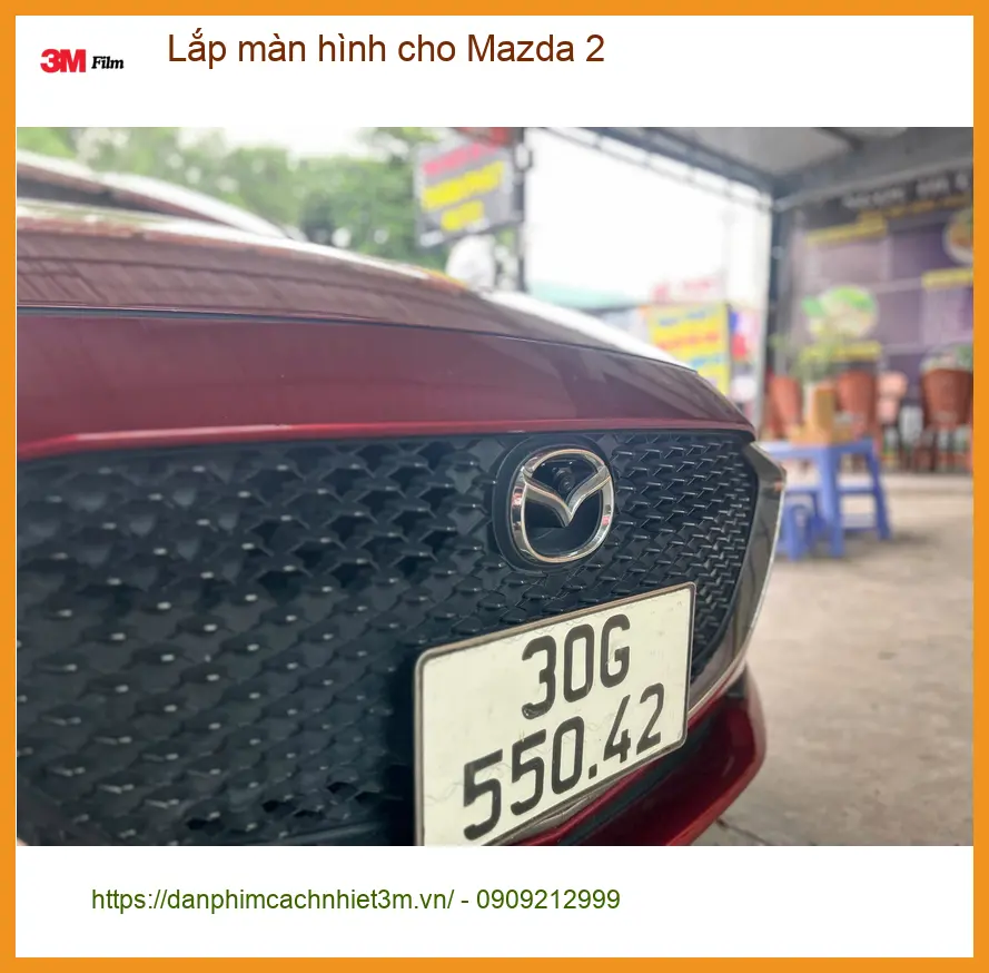Anh Nhật Minh lắp màn hình cho Mazda 2 tại Quận Tân Bình để giải trí và dẫn đường tốt hơn