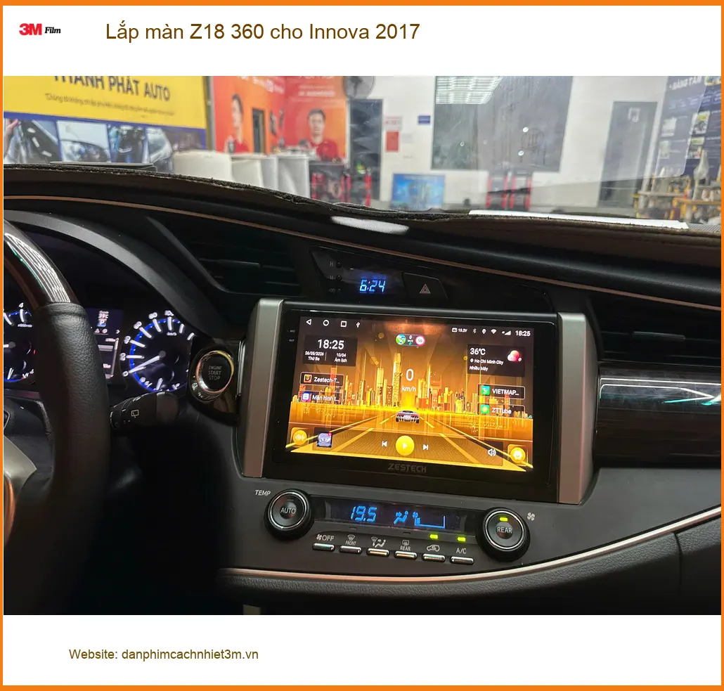 Anh Minh lắp màn Z18 360 cho Innova 2017 ở Quận 3 tránh điểm mù