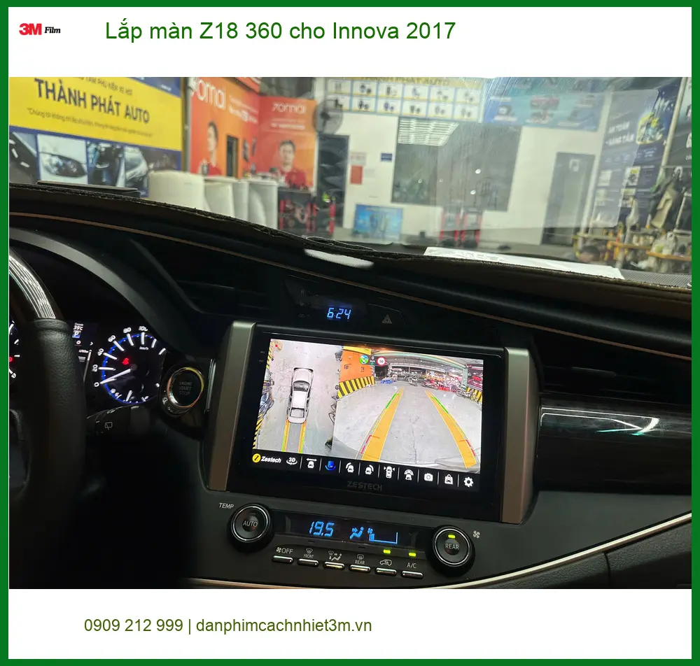 Anh Minh lắp màn Z18 360 cho Innova 2017 ở Quận 3 tránh điểm mù ảnh thực tế 2