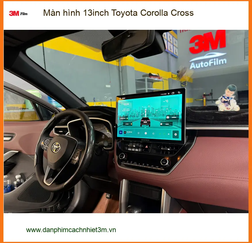 Chị Mai lắp màn hình 13inch Toyota Corolla Cross tại Quận Bình Tân xem YouTube ảnh thực tế 4