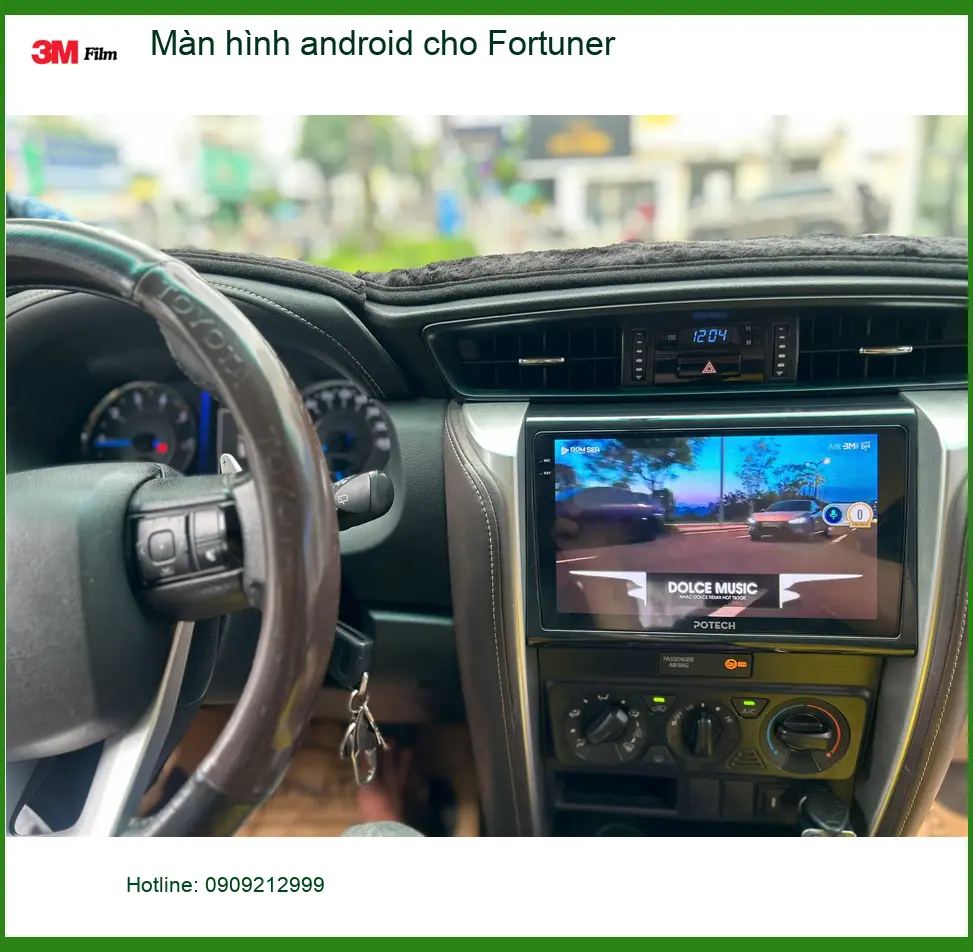 Anh Tấn lắp màn hình Android cho Fortuner tại Quận 4 vì màn hình zin đã cũ