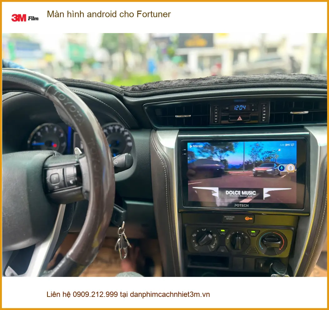 Chú Minh lắp màn hình Android cho Fortuner tại Quận Gò Vấp vì màn zin lỗi thời ảnh thực tế 2