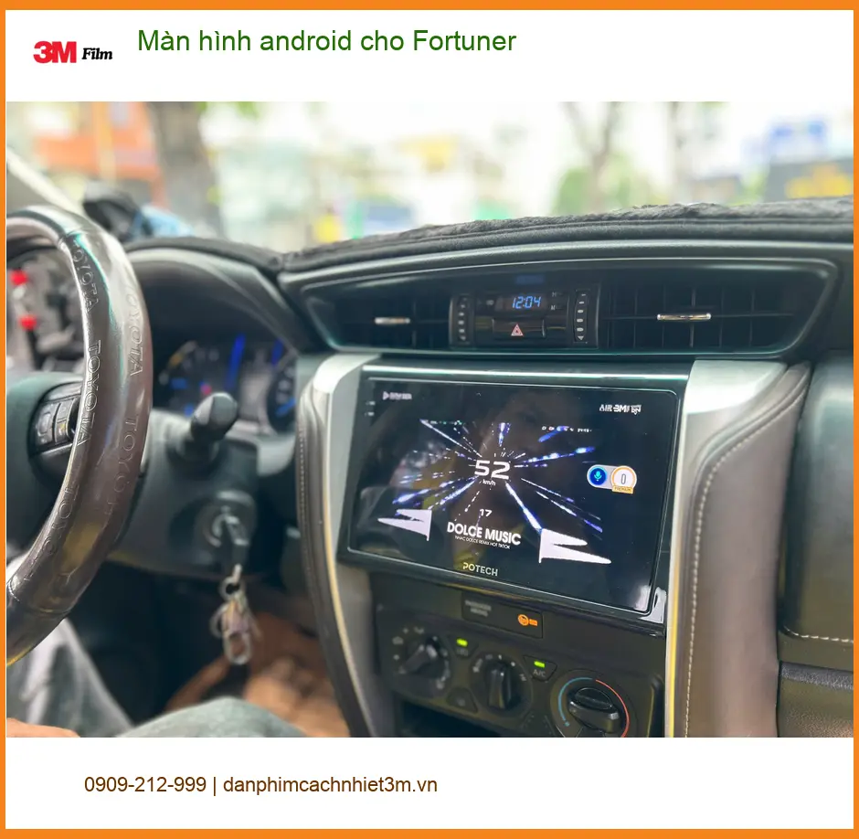 Chú Minh lắp màn hình Android cho Fortuner tại Quận Gò Vấp vì màn zin lỗi thời ảnh thực tế 4
