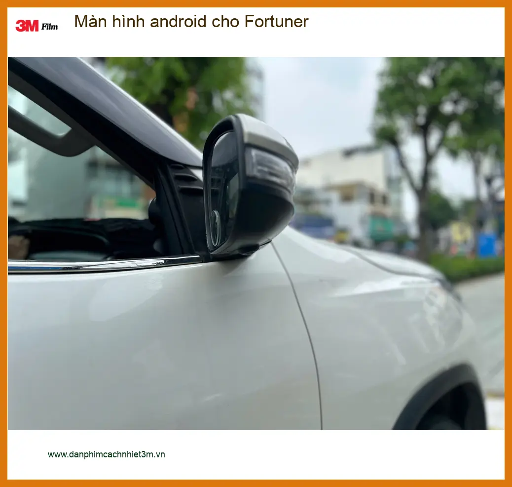 Anh Tấn lắp màn hình Android cho Fortuner tại Quận 4 vì màn hình zin đã cũ ảnh thực tế 4