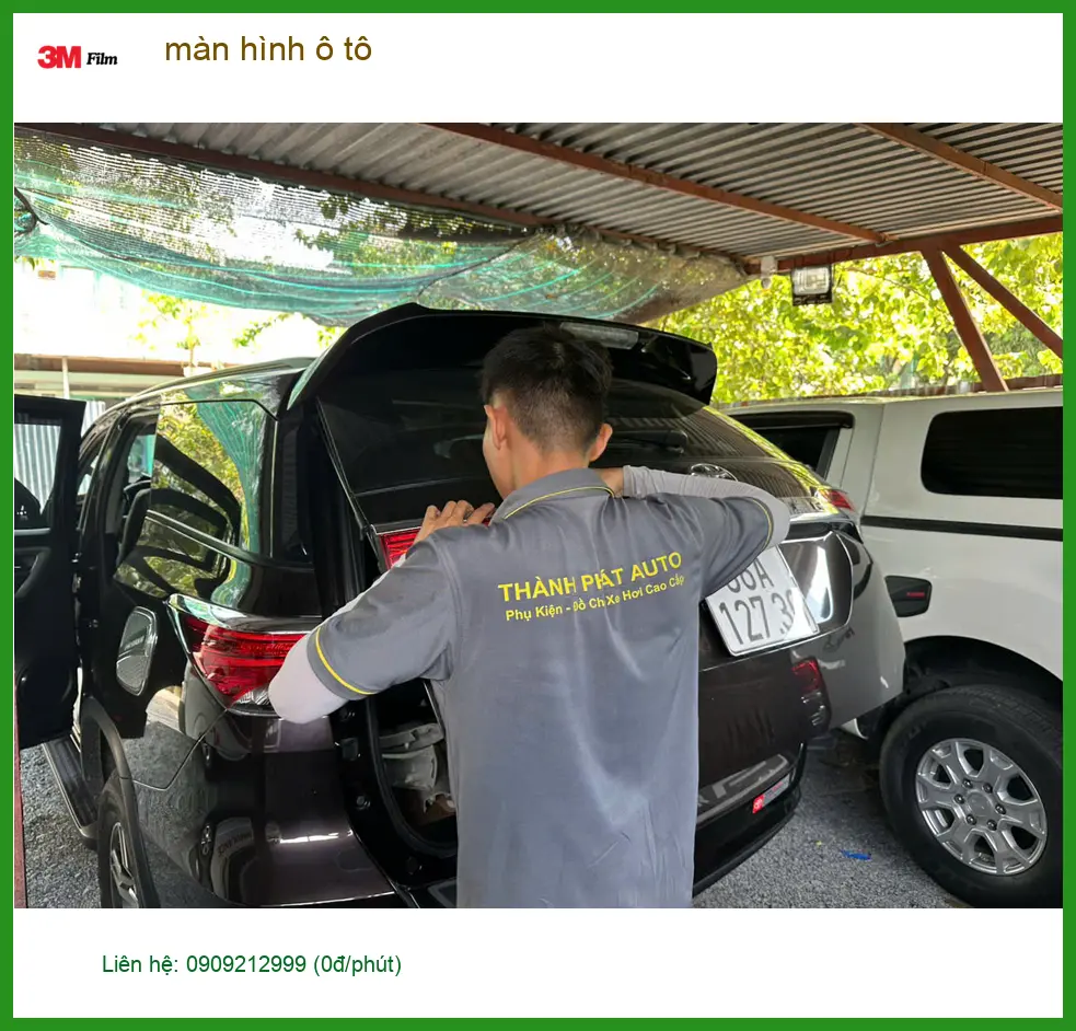 Chị Ngọc Anh lắp màn hình ô tô thông minh tại Bình Chánh cho VinFast Fadil.