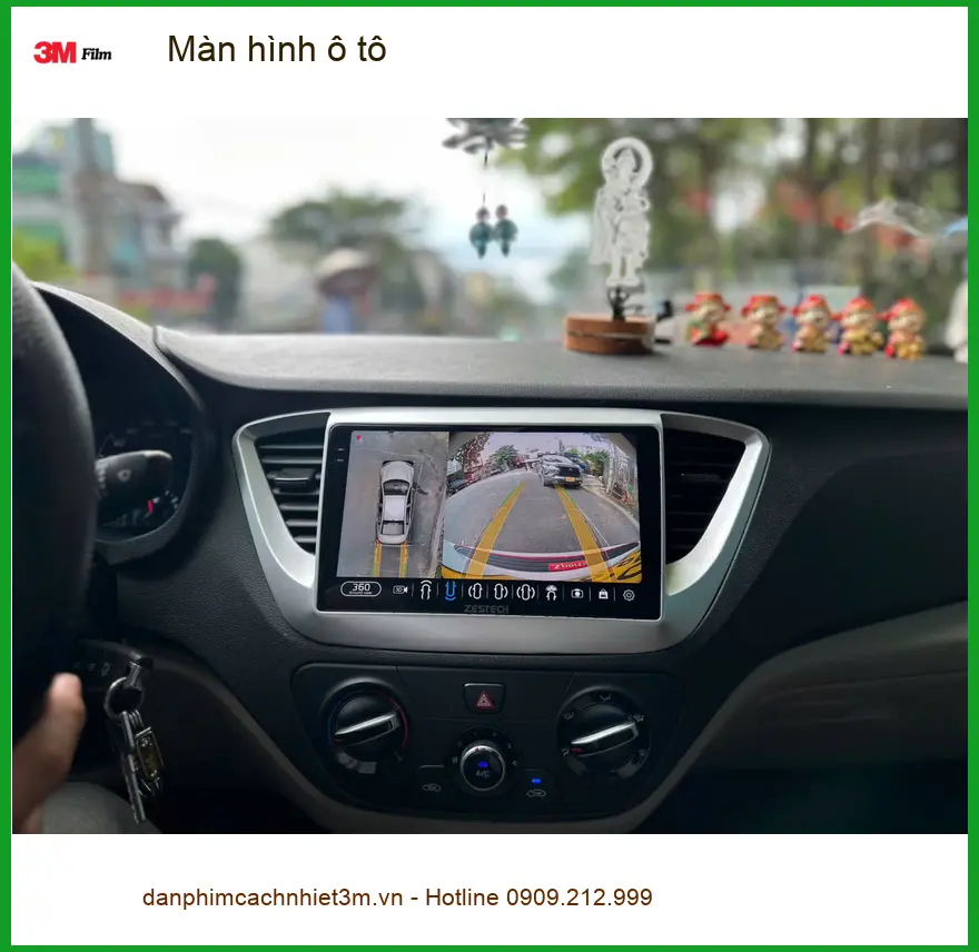 Chị Thảo lắp màn hình ô tô cho Kia K3 tại Quận 9 tiện theo dõi bản đồ