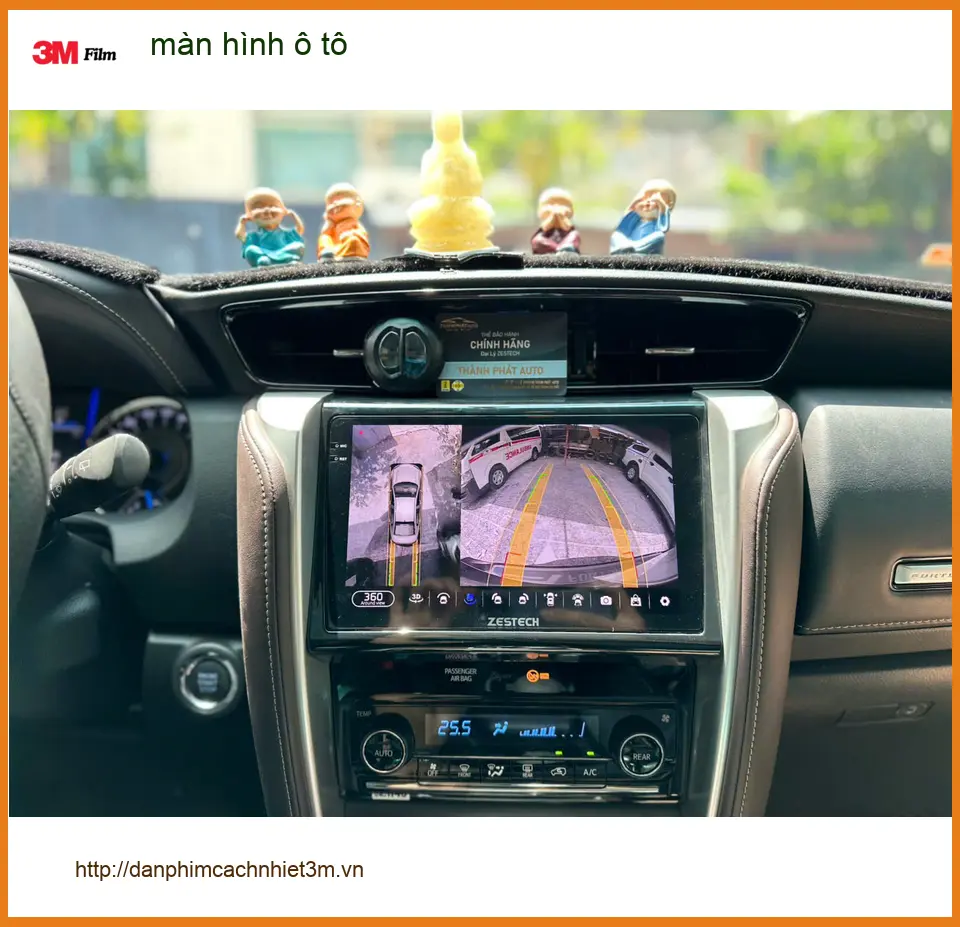 Anh Nhật lắp màn hình ô tô Toyota Raize tại Quận Thủ Đức vì màn zin không có dẫn đường ảnh thực tế 2
