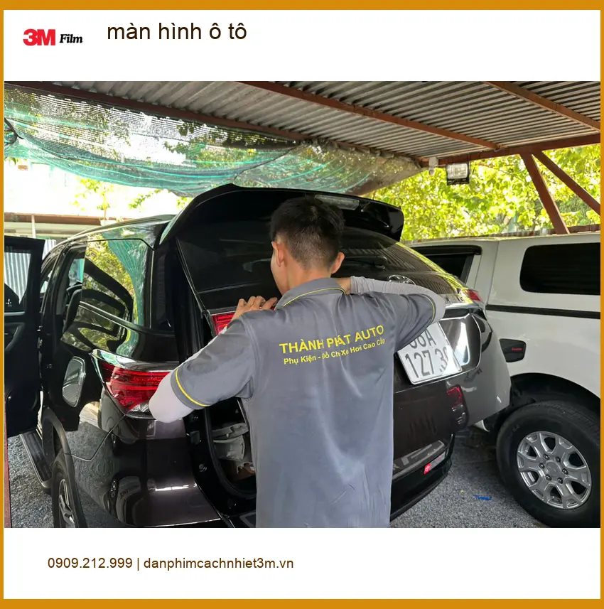 Anh Nhật lắp màn hình ô tô Toyota Raize tại Quận Thủ Đức vì màn zin không có dẫn đường ảnh thực tế 4