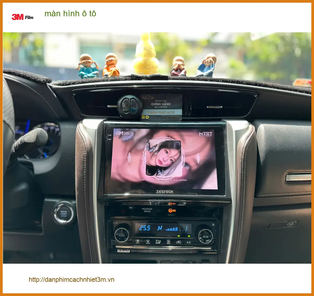 Chị Minh Thư lắp màn hình ô tô cho Honda CRV tại Quận 9 khắc phục lỗi đơ