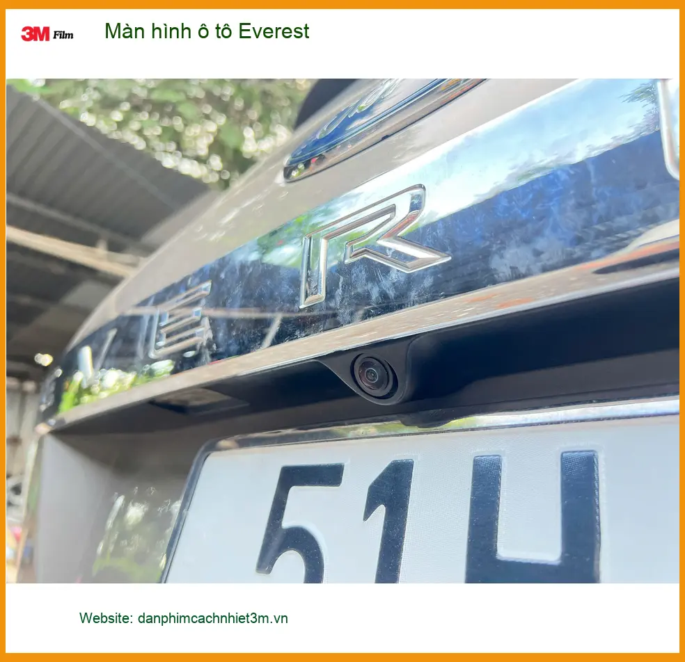 Anh Tùng nâng cấp màn hình ô tô Everest tại Quận Thủ Đức sau thời gian dùng màn zin quá cũ ảnh thực tế 4