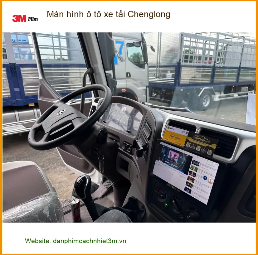 Anh Sơn lắp màn hình ô tô xe tải Chenglong tại Cần Giờ để dễ dàng định vị đường đi
