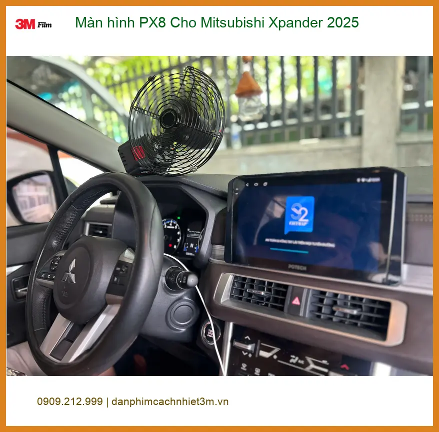 Cô Lan Chi nâng cấp màn hình PX8 Mitsubishi Xpander 2025 tại Quận 6.