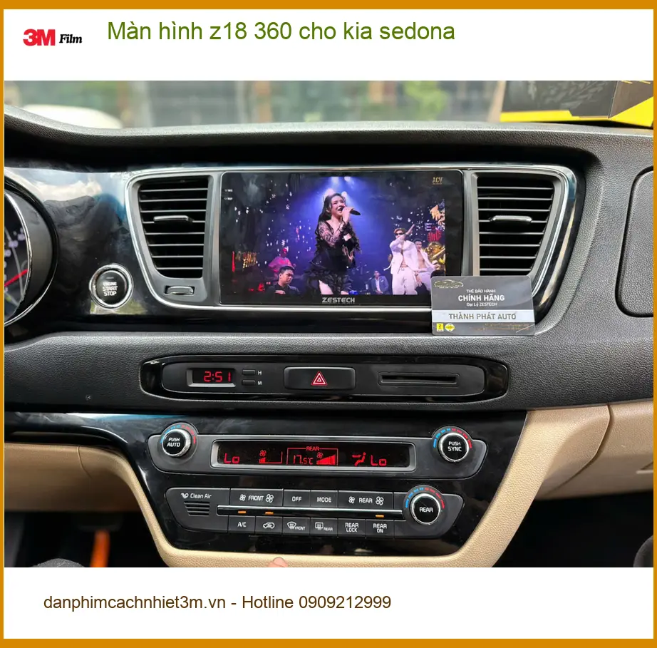 Anh Dũng lắp màn hình Z18 360 cho Kia Sedona tại Quận 12 để an tâm hơn khi đỗ xe