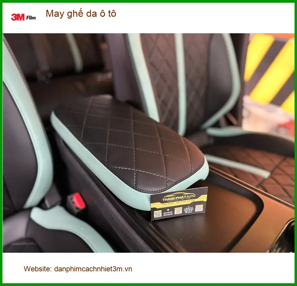 Chị Lan Anh may ghế da ô tô Honda CRV tại Quận 4 để nâng tầm không gian xe. ảnh thực tế 4
