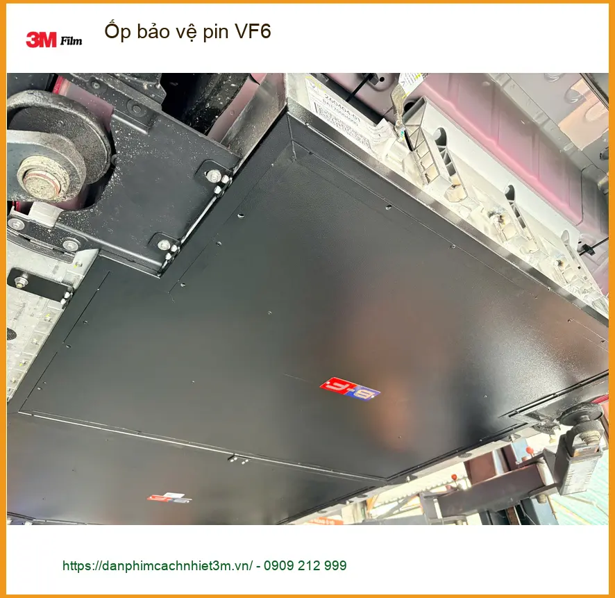 Anh Khang lắp ốp bảo vệ pin VinFast VF6 tại Quận 2 để tăng độ bền cho xe ảnh thực tế 4