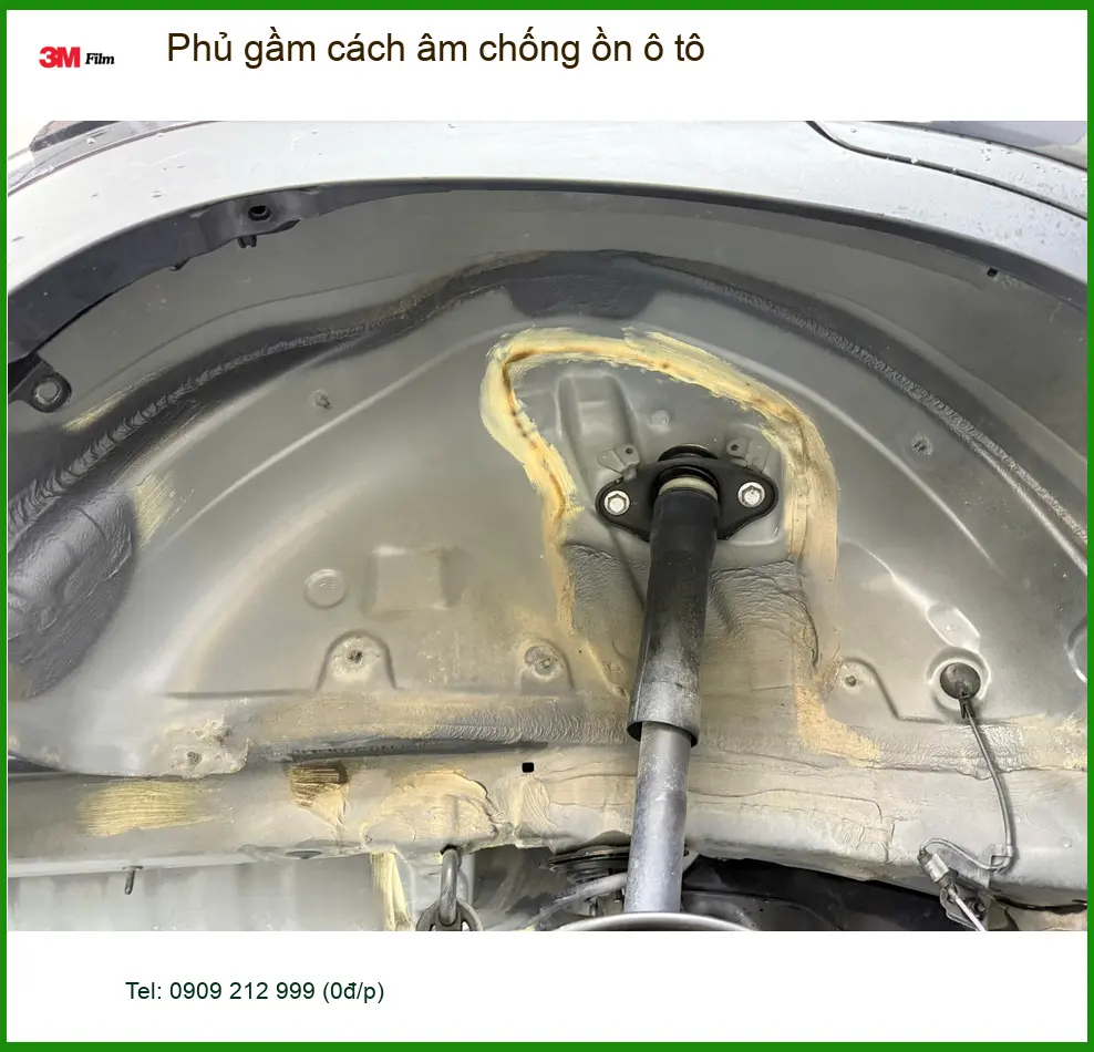 Anh Việt phủ gầm cách âm chống ồn ô tô cho Mazda 3 tại Quận 11. ảnh thực tế 2