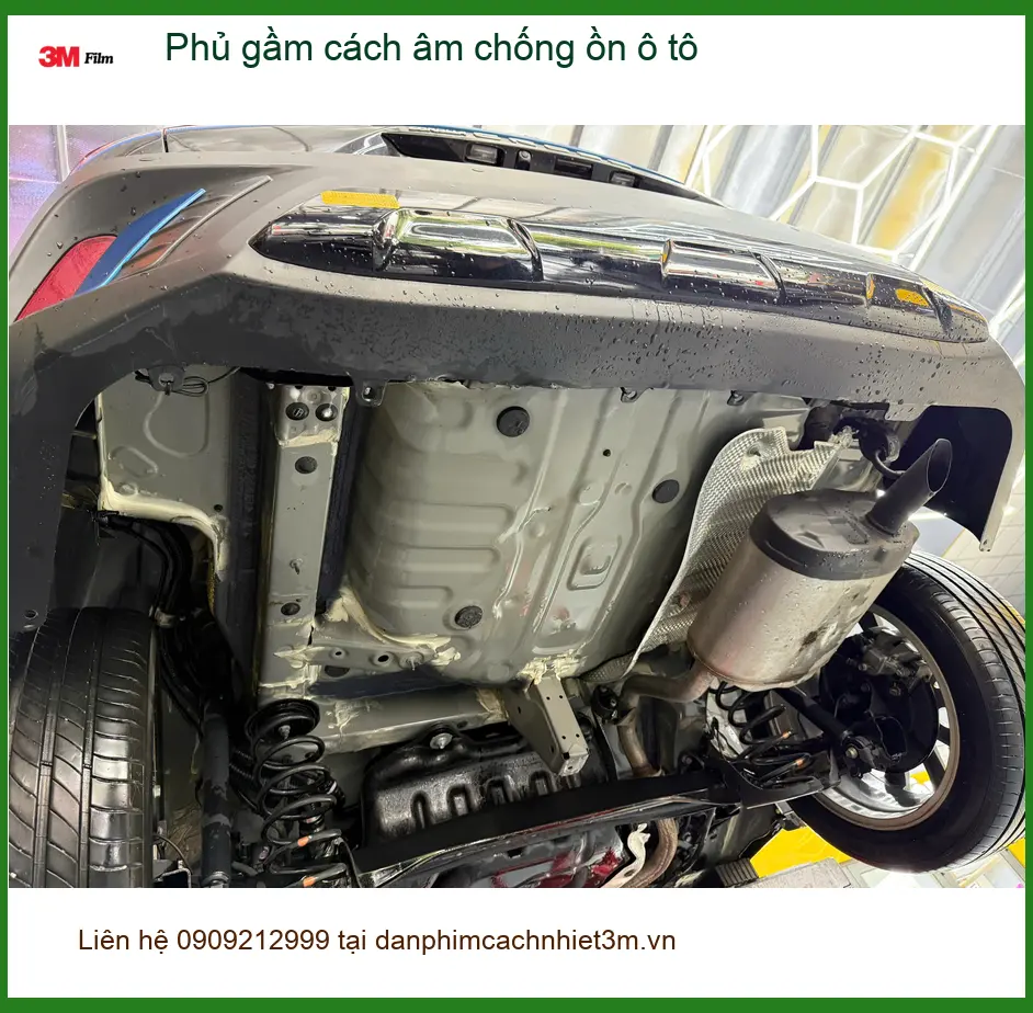Anh Việt phủ gầm cách âm chống ồn ô tô cho Mazda 3 tại Quận 11. ảnh thực tế 3