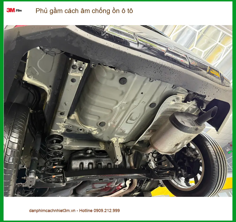 Chú Tấn phủ gầm cách âm chống ồn ô tô Hyundai Santa Fe tại Hóc Môn. ảnh thực tế 4