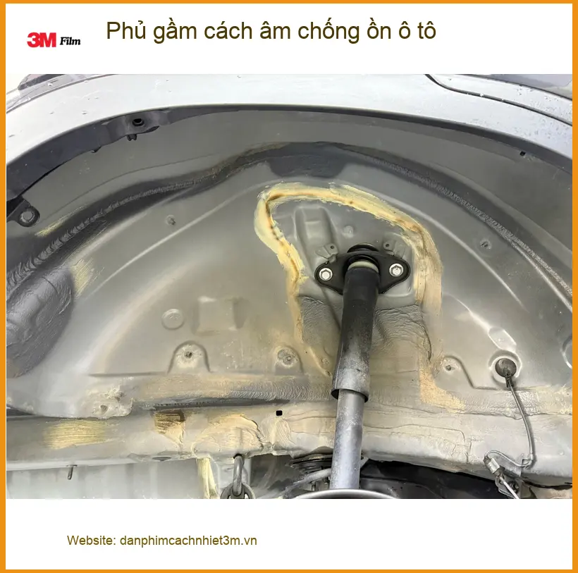 Anh Minh phủ gầm cách âm chống ồn cho Hyundai Creta ở Quận 3 vì xe hay đi đường dài, ồn ào