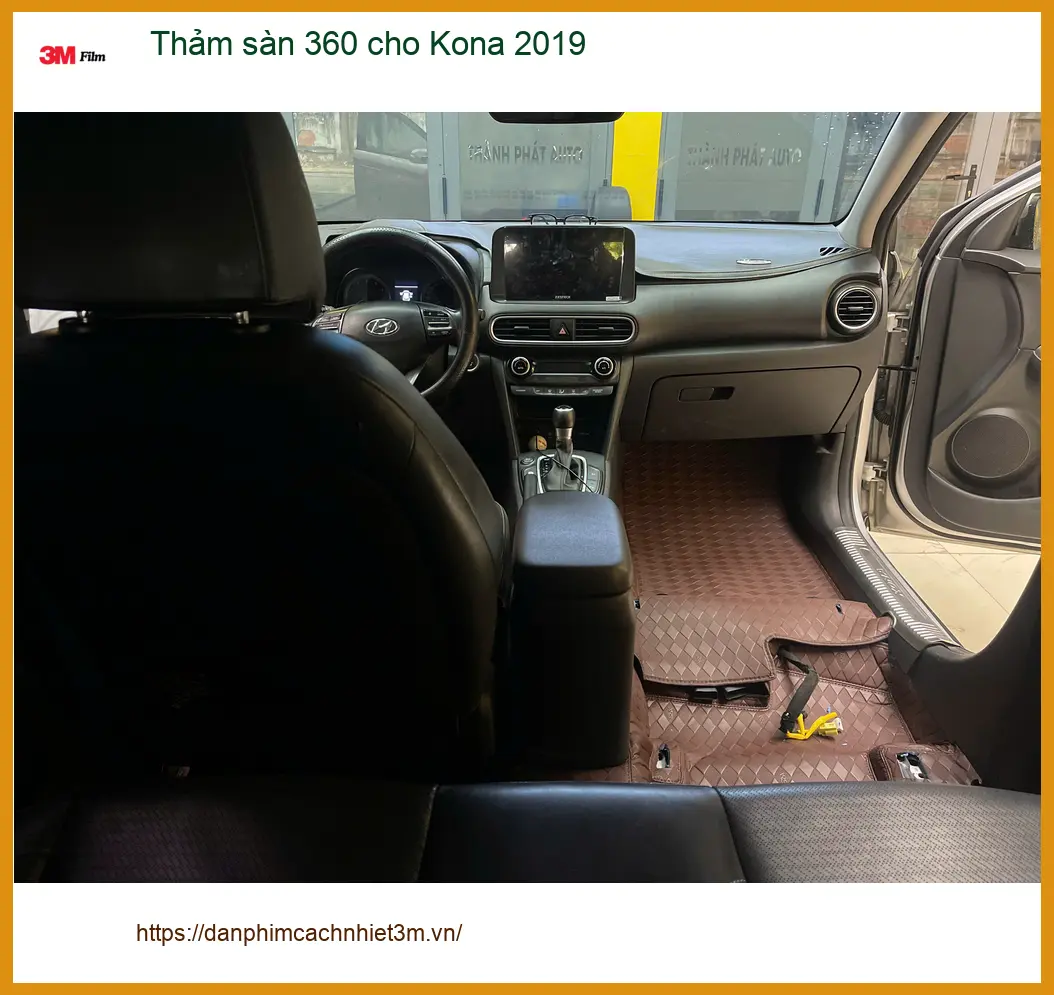 Chị Mai Anh lắp Thảm sàn 360 cho Kona 2019 để nội thất luôn sạch đẹp tại Quận 4