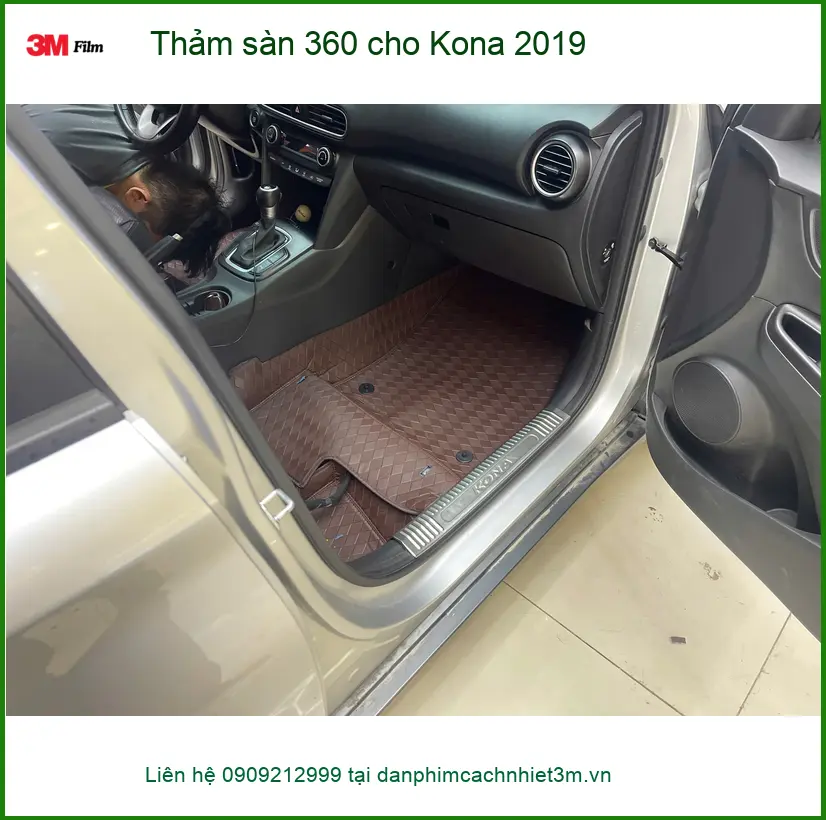 Chị Thảo lắp thảm sàn 360 cho Kona 2019 tại Quận 3 để nội thất luôn sạch đẹp