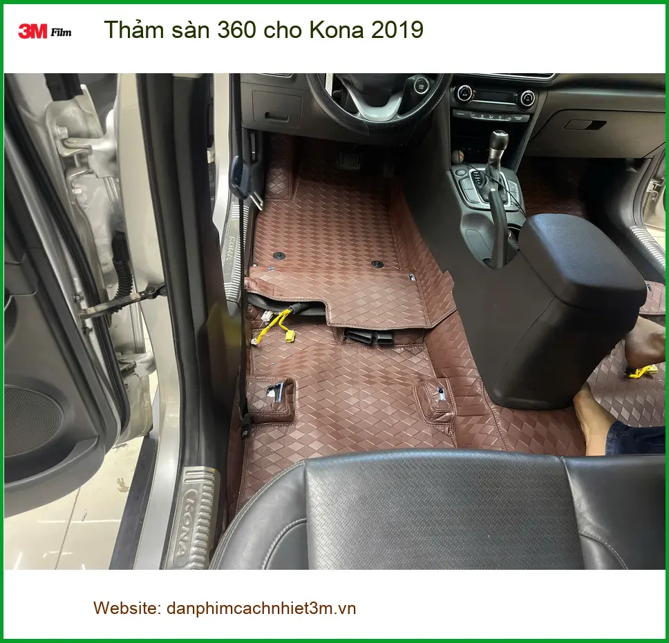 Chị Thảo lắp thảm sàn 360 cho Kona 2019 tại Quận 3 để nội thất luôn sạch đẹp ảnh thực tế 3