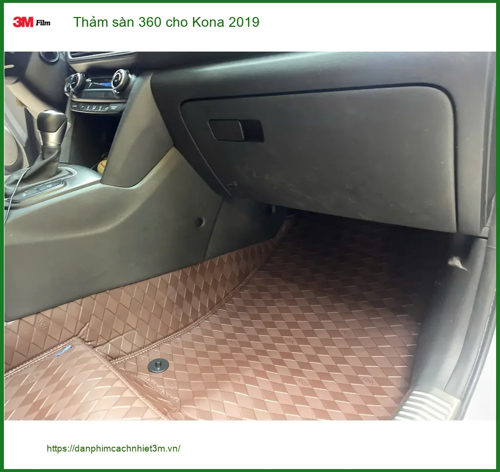 Chị Thảo lắp thảm sàn 360 cho Kona 2019 tại Quận 3 để nội thất luôn sạch đẹp ảnh thực tế 4