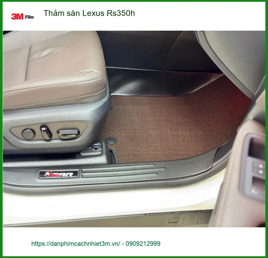 Chị An lắp thảm sàn Lexus Rs350h để nội thất luôn sạch đẹp tại Bình Chánh