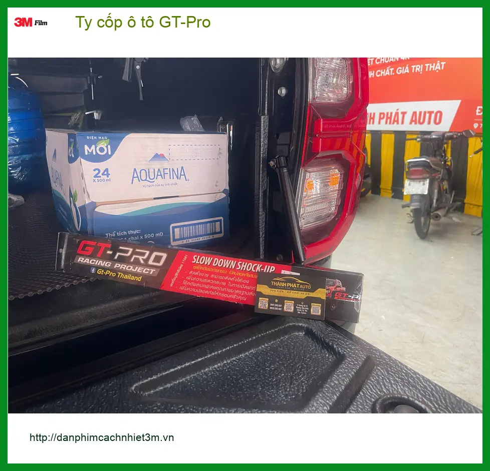Anh Quang lắp Ty cốp ô tô GT-Pro Hyundai Santa Fe tại Quận 12 nhanh chóng