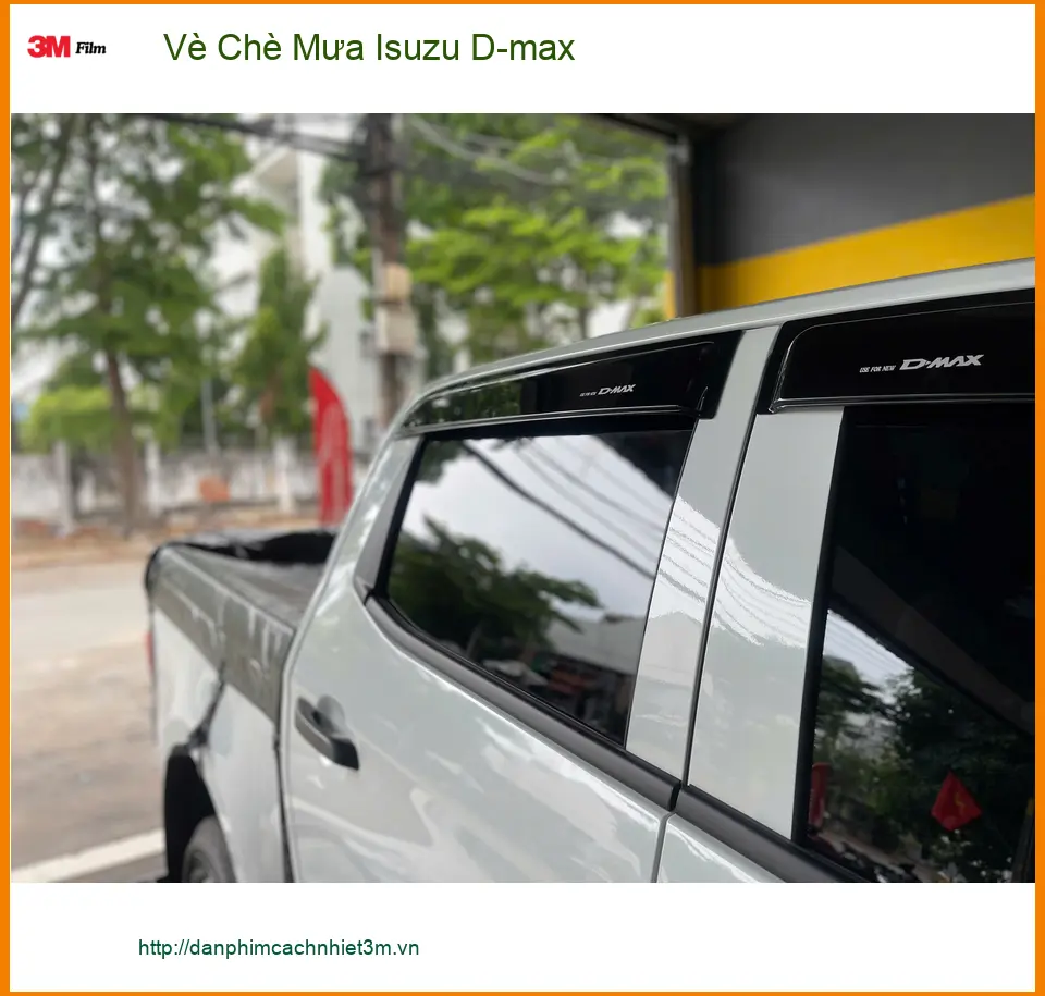 Chị Thảo lắp Vè Chè Mưa Isuzu D-max cho xe ít bị bẩn nước mưa ở Quận 1 ảnh thực tế 2