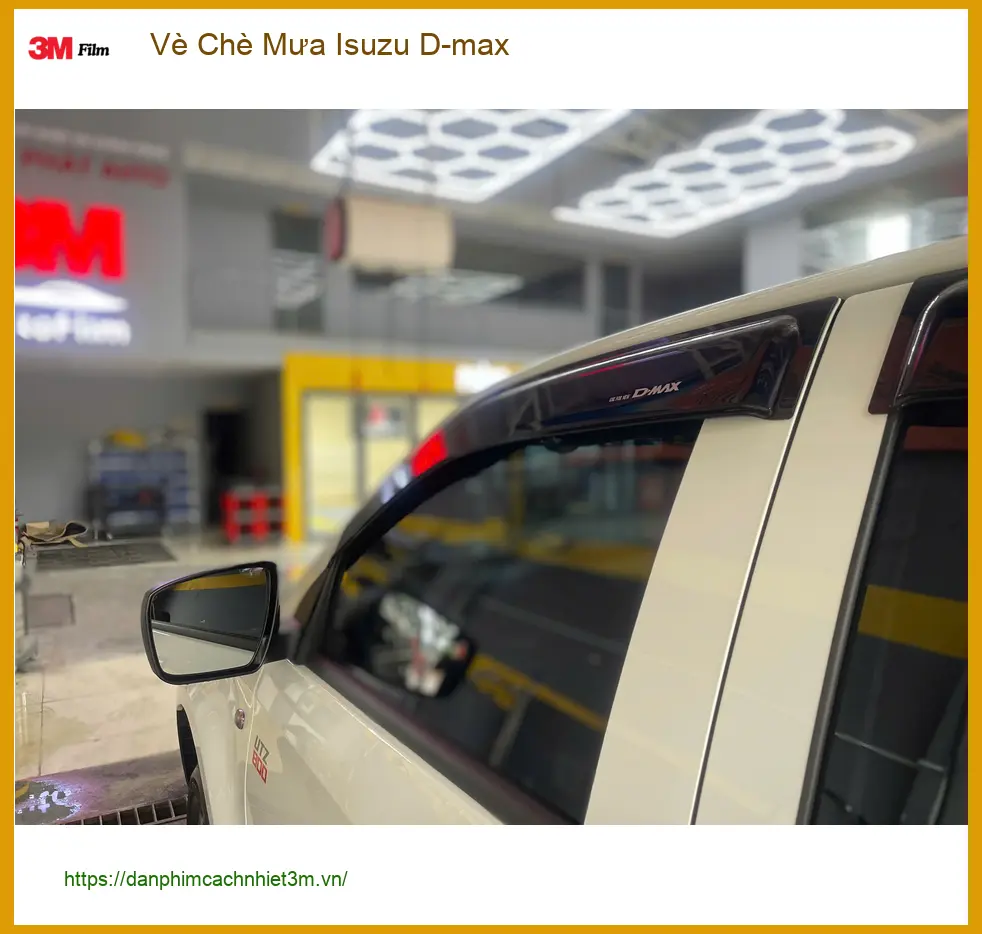 Anh Khải lắp Vè Che Mưa Isuzu D-max tại Quận 12 tránh hắt nước khi trời mưa