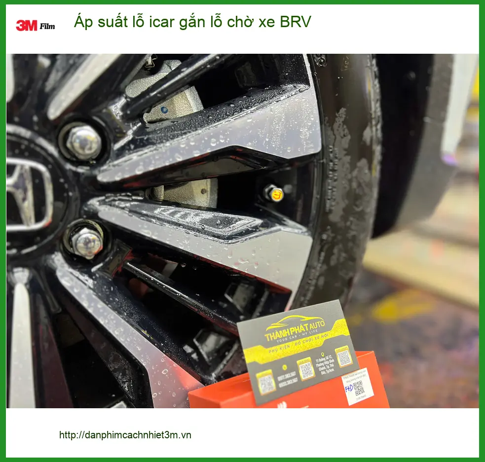 Anh Nhật gắn áp suất lốp Icar cho xe BRV tại Quận 2 ảnh thực tế 2