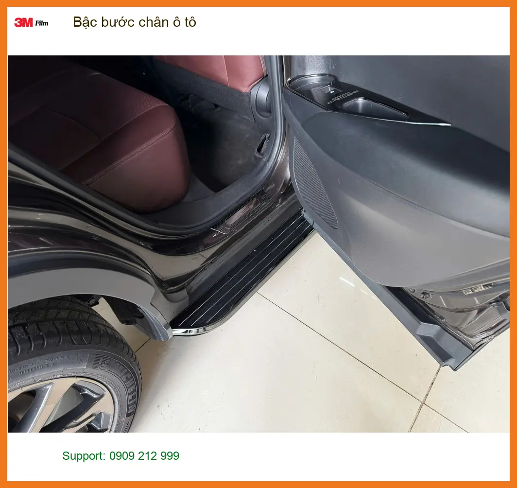 Anh Dũng lắp bậc bước chân ô tô cho Mazda CX-5 tại Thủ Đức, tiện lợi.