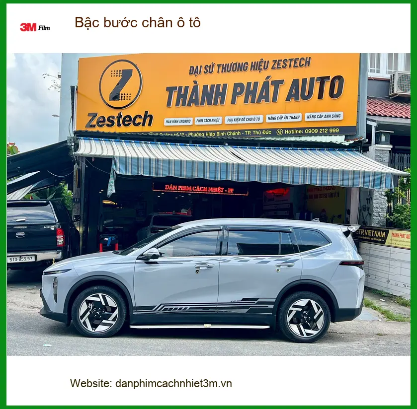 Anh Khôi lắp bậc bước chân ô tô Kia Sorento cho vợ con tiện lên xuống tại Quận 2